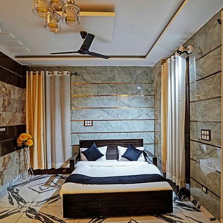 Hotel Play- Platinum Sector144 Couple Friendly Noida Exterior foto