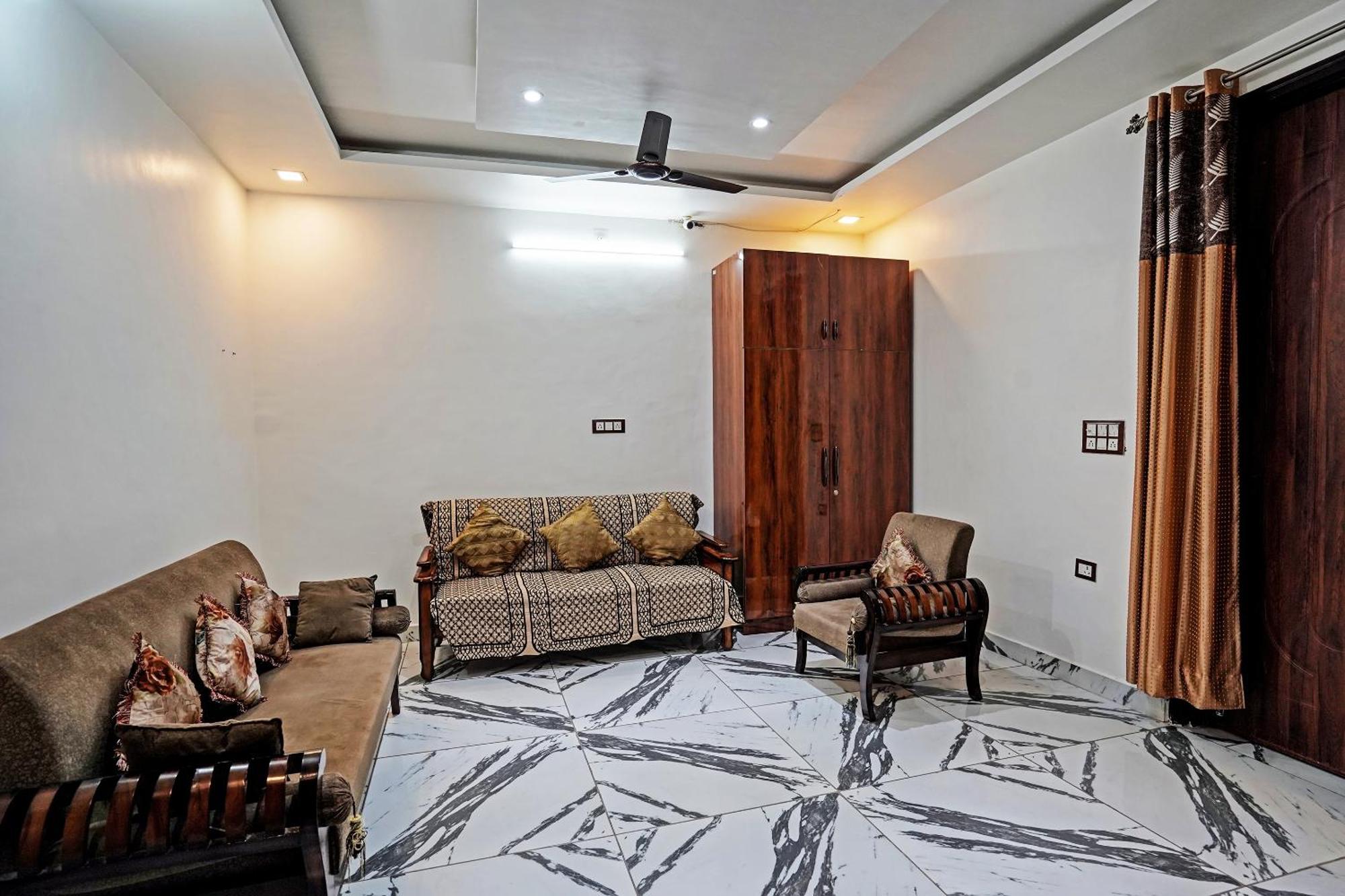Hotel Play- Platinum Sector144 Couple Friendly Noida Exterior foto