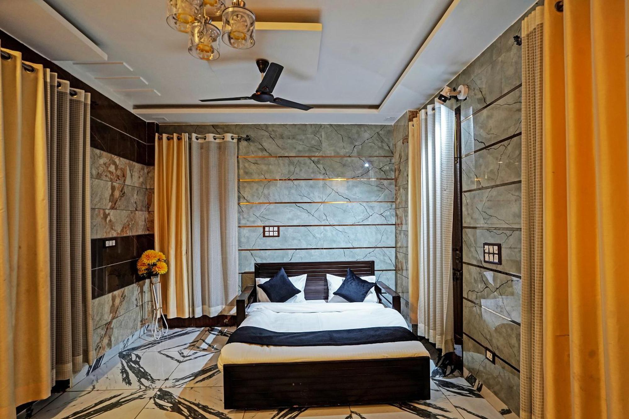Hotel Play- Platinum Sector144 Couple Friendly Noida Exterior foto