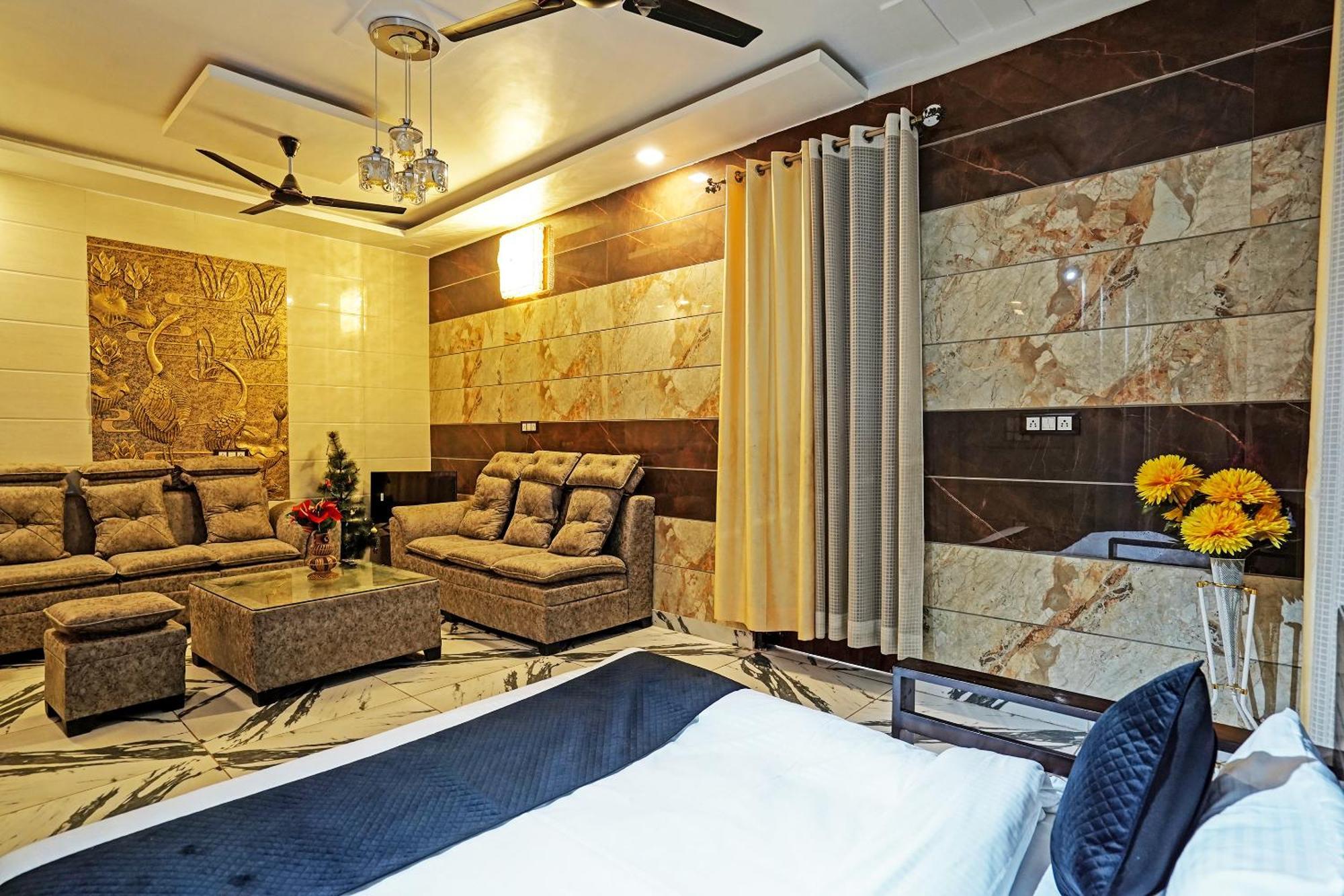 Hotel Play- Platinum Sector144 Couple Friendly Noida Exterior foto