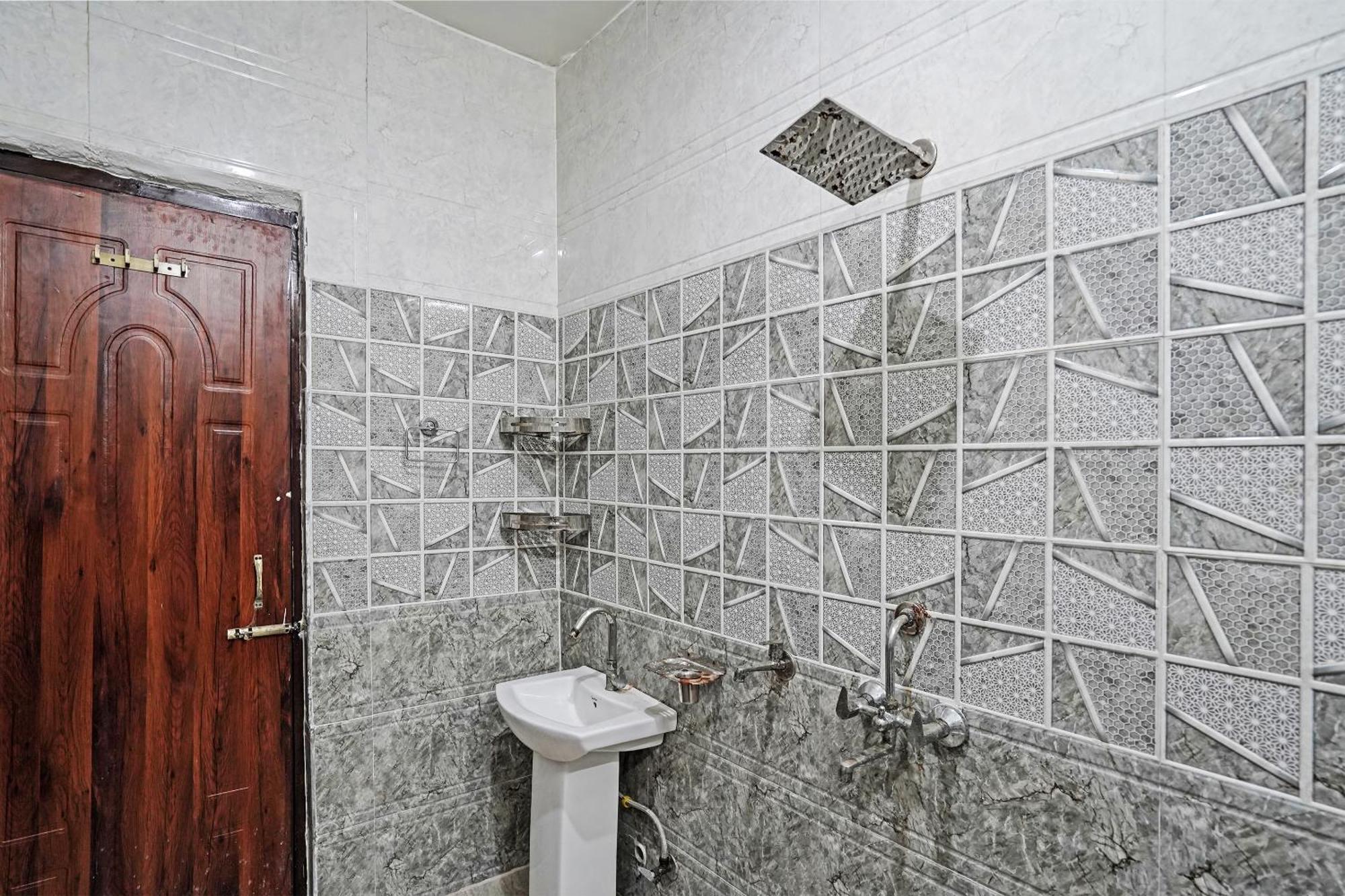 Hotel Play- Platinum Sector144 Couple Friendly Noida Exterior foto